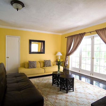 Sadigo Court Hotel Miami Beach Bagian luar foto