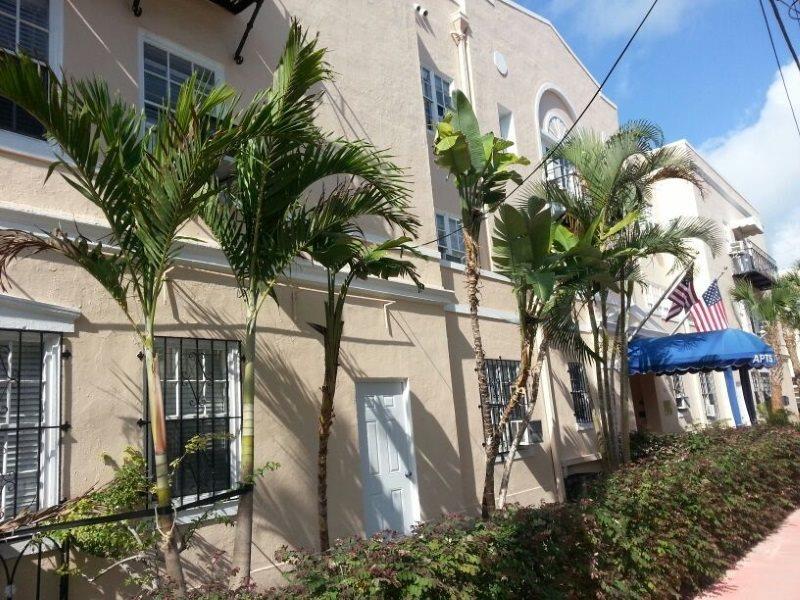 Sadigo Court Hotel Miami Beach Bagian luar foto